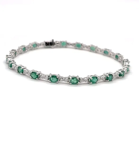 18k White Gold 3.52Ct Emerald, 1.06Ct Diamond Bracelet