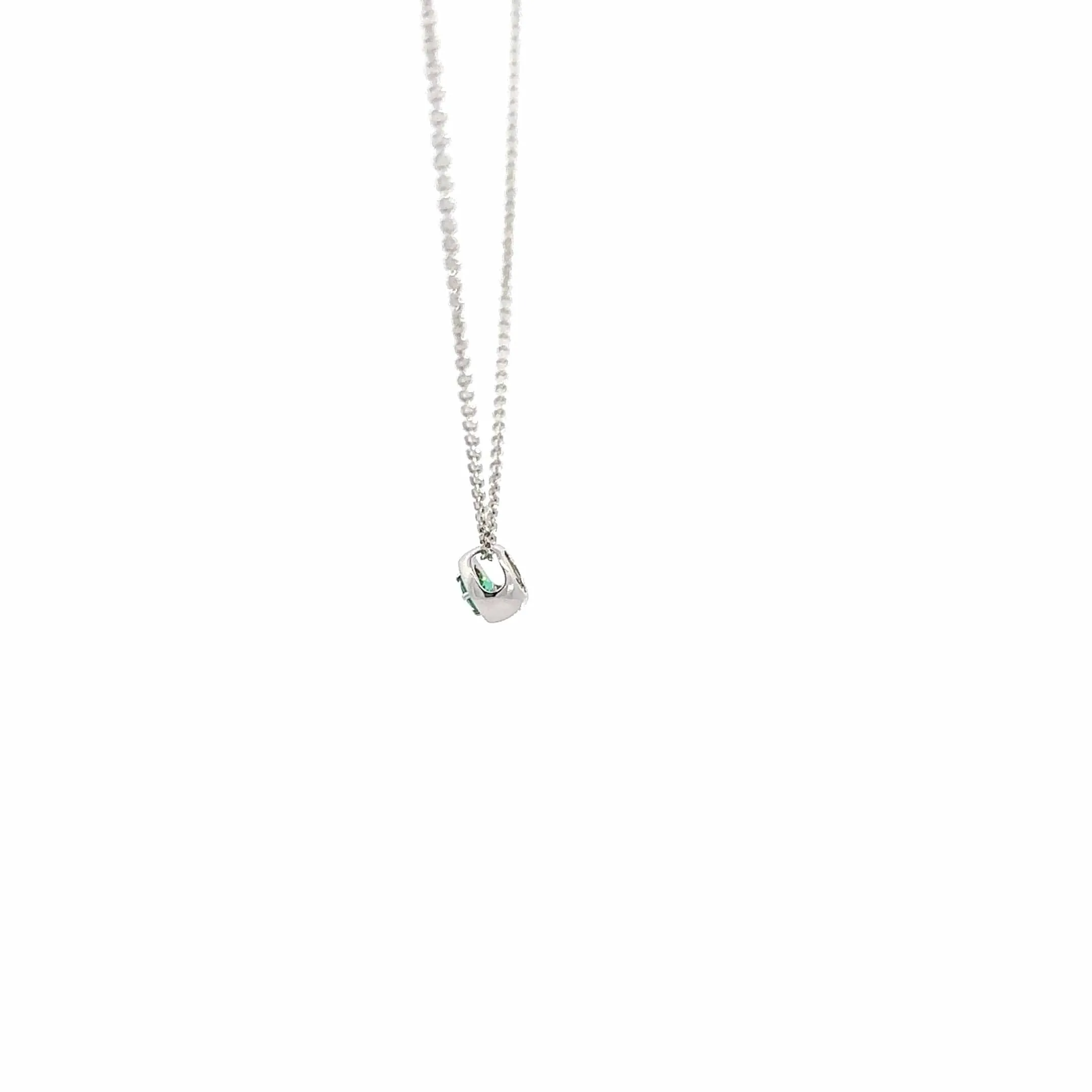 18K White Gold Emerald Pendant Necklace