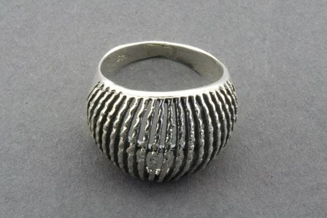 Anemone signet ring - sterling silver