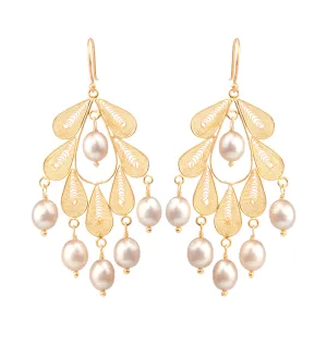 Classic Leaf earrings Gold - cream pearls