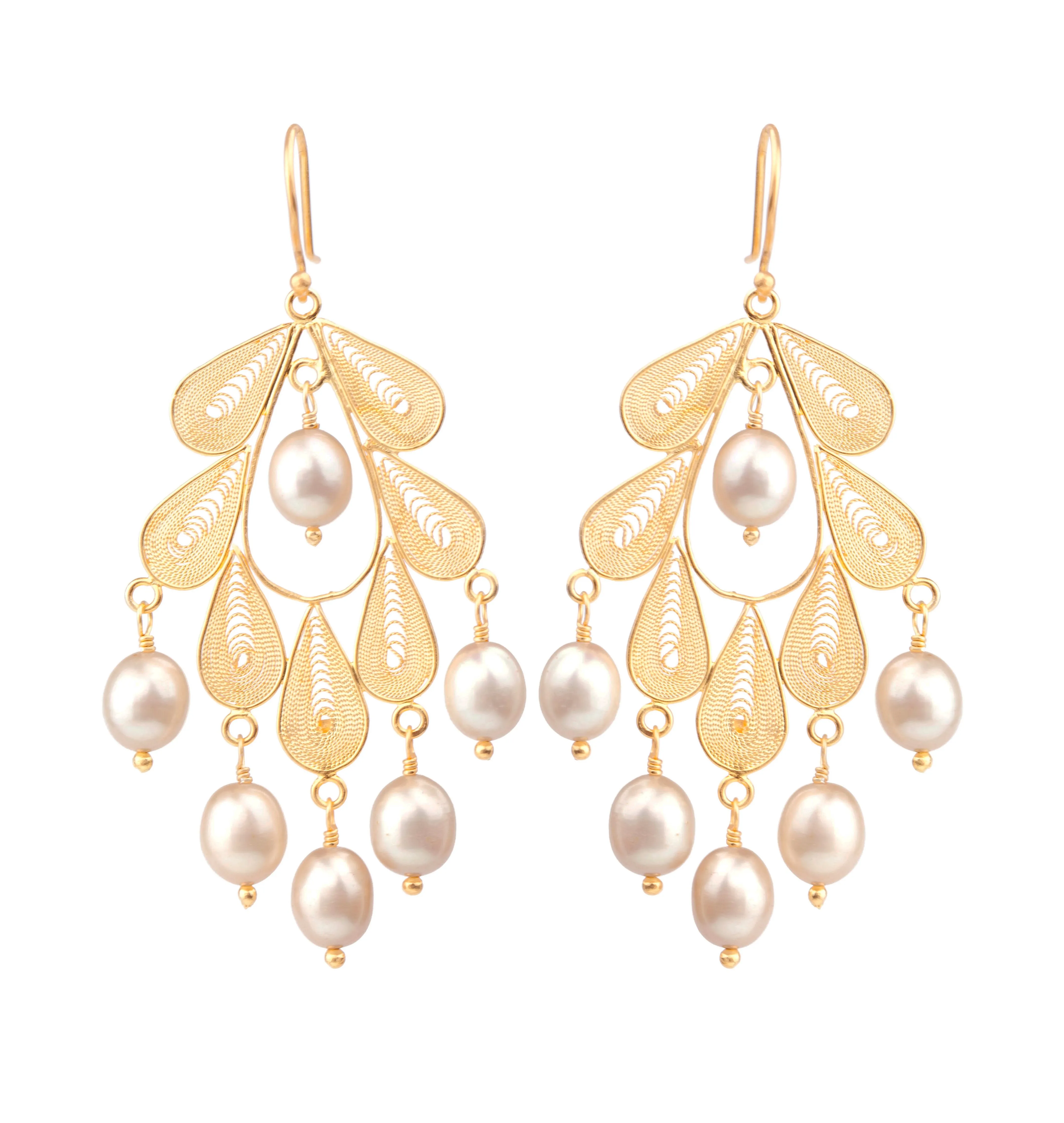 Classic Leaf earrings Gold - cream pearls
