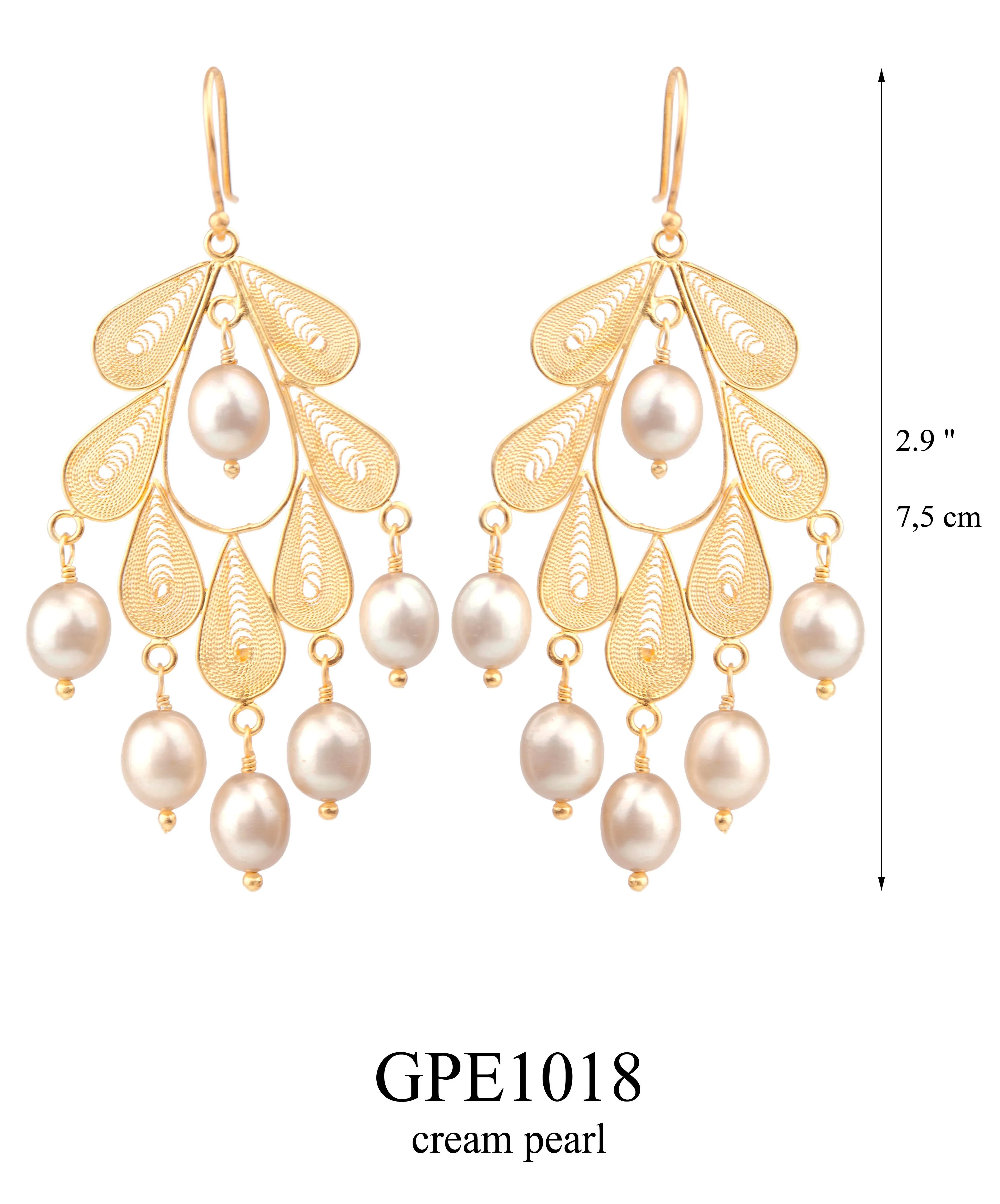 Classic Leaf earrings Gold - cream pearls