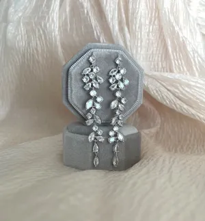 Earrings for the bride Elegance