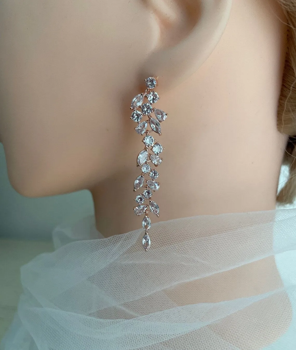 Earrings for the bride Elegance