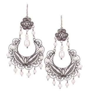 Frida chandelier earrings - white pearls