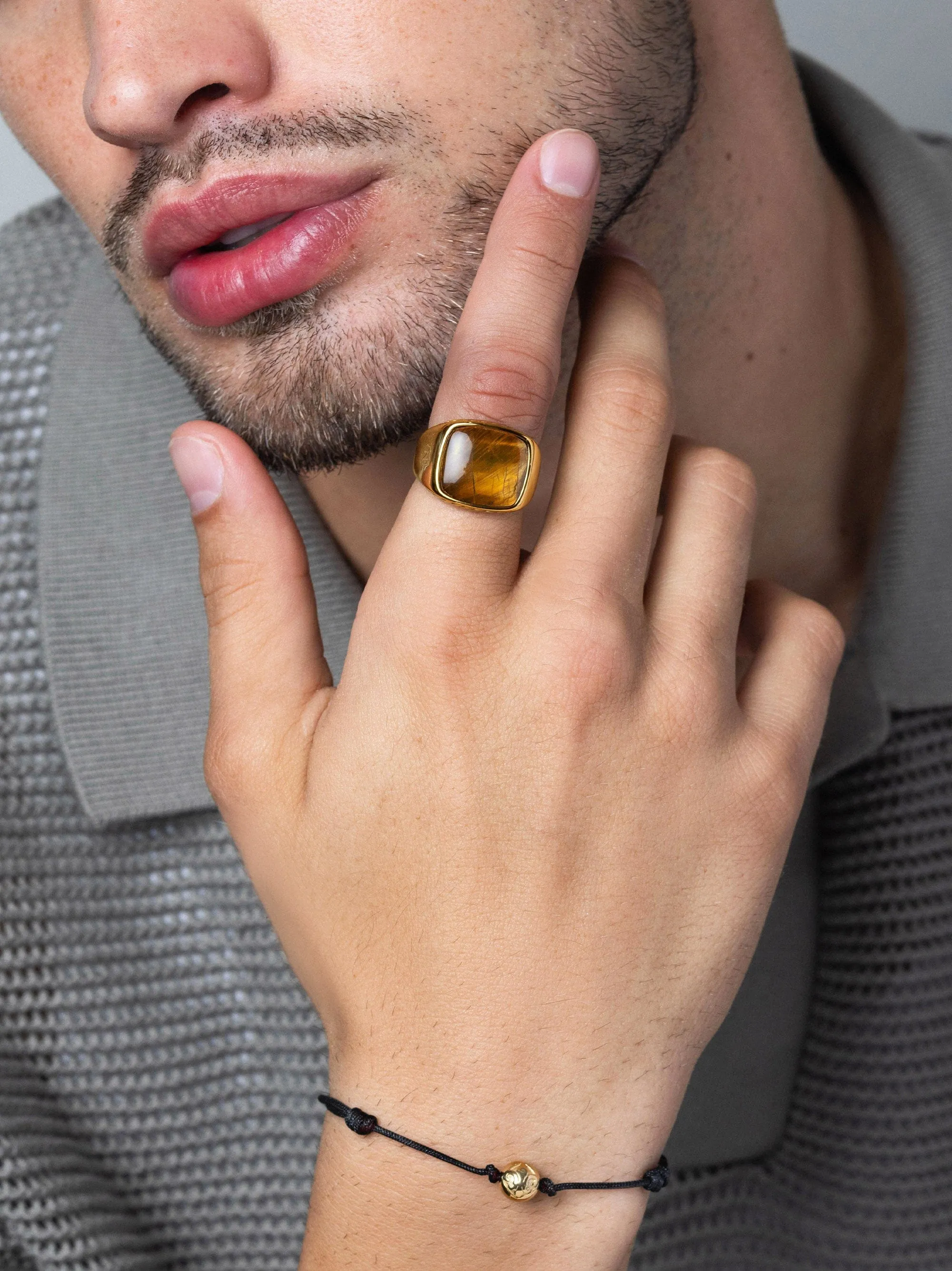Gentlemen's Gold Signet Ring with Brown Tiger Eye