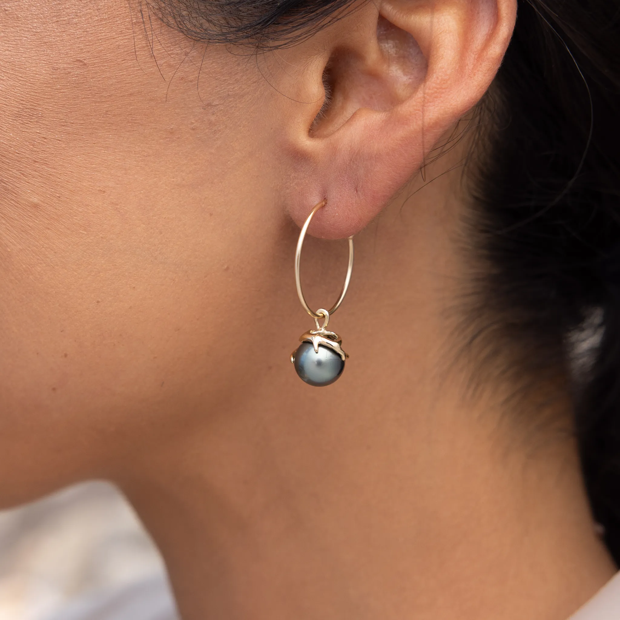 Heritage Tahitian Black Pearl Earrings in Gold - 9-10mm
