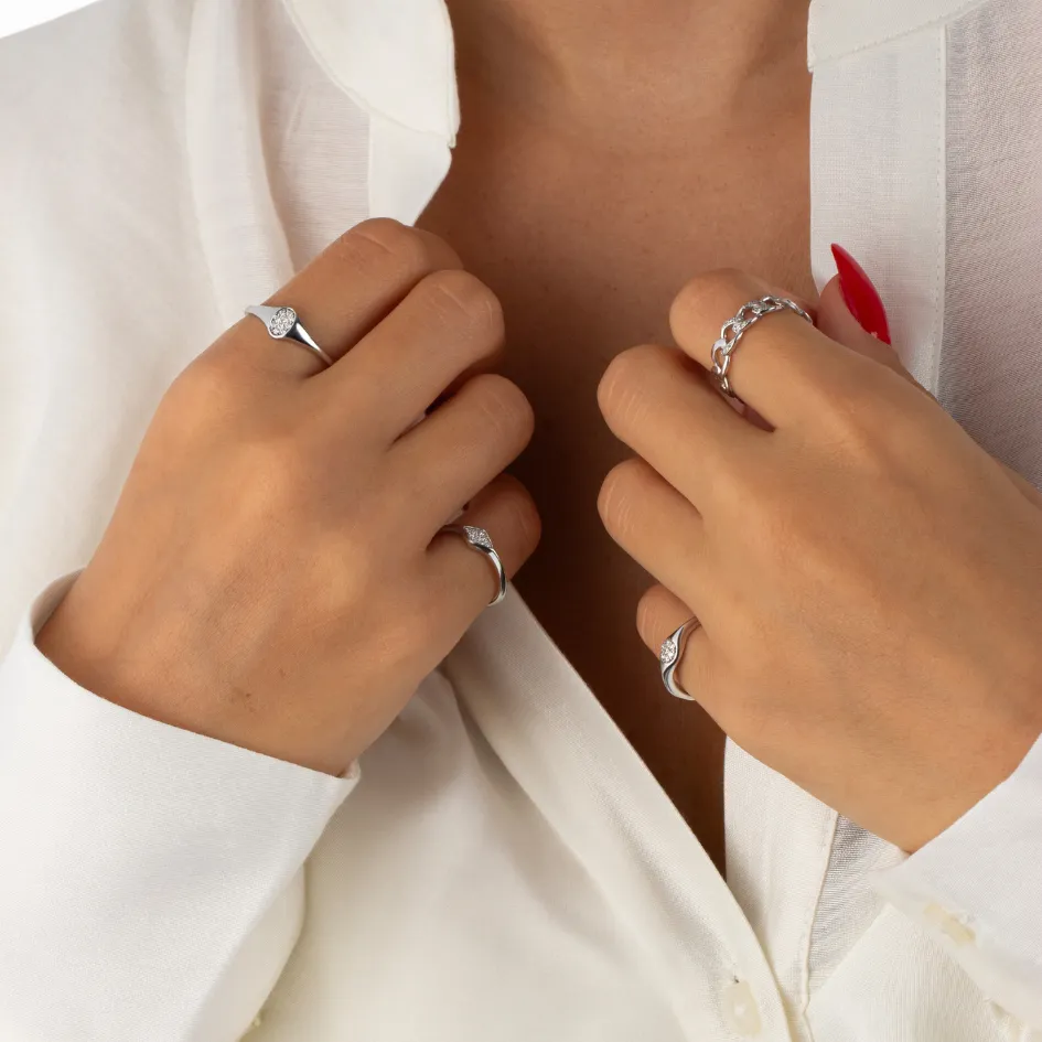 Oval Pavé Signet Ring | White Gold