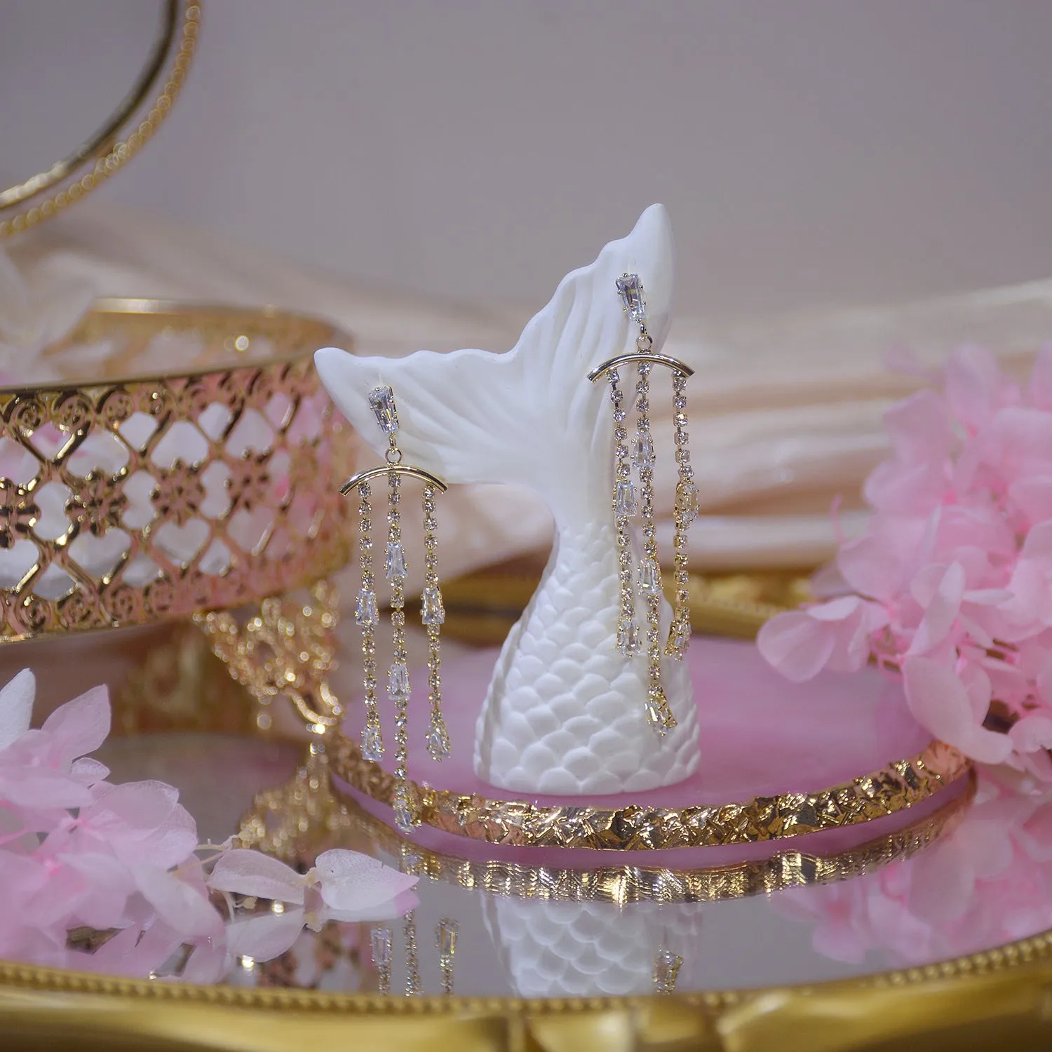 Popular Fashion Gold Plated Diamante Chandelier Tassel Earrings
