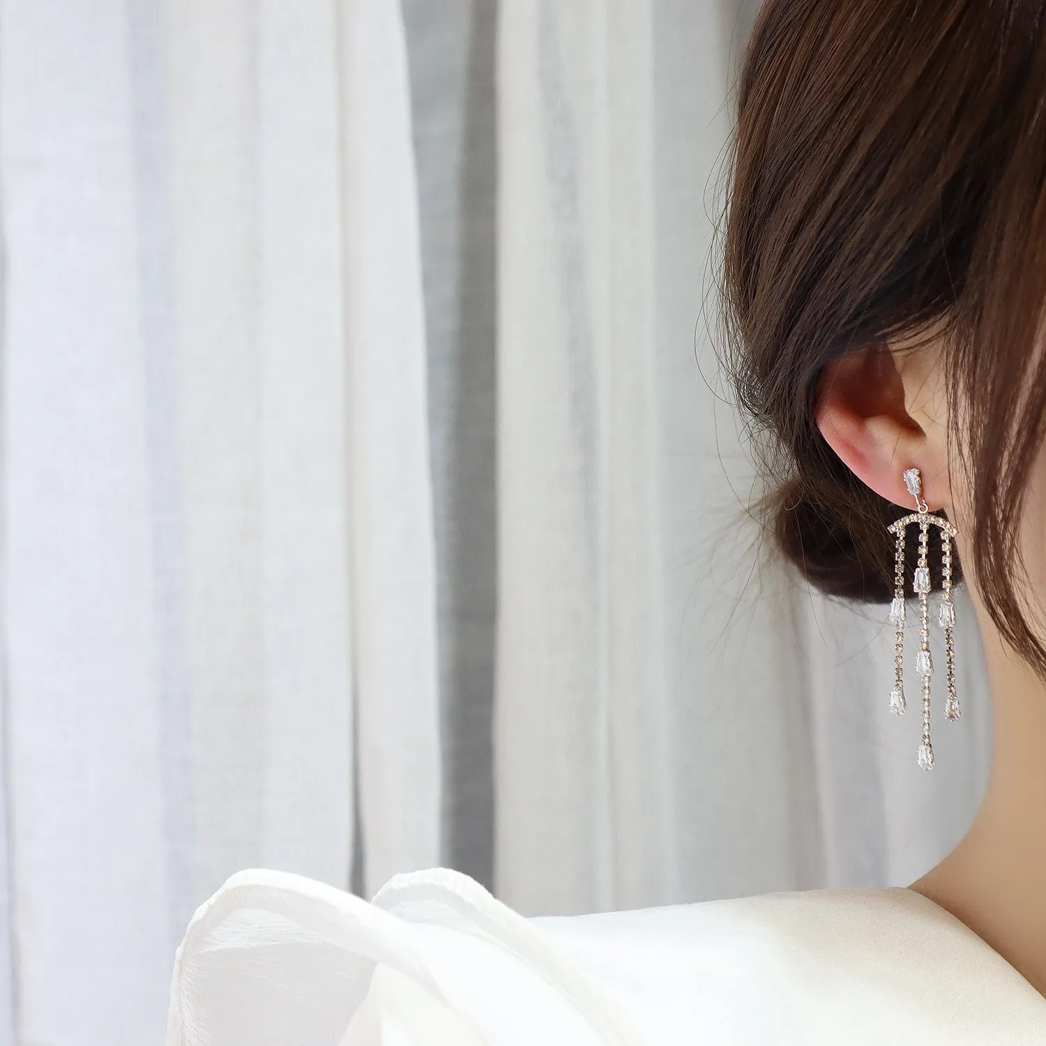 Popular Fashion Gold Plated Diamante Chandelier Tassel Earrings